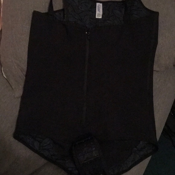 100 - Picture 2 of 3